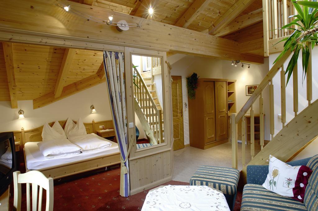 Familienhotel Moos-Alm Lienz Δωμάτιο φωτογραφία